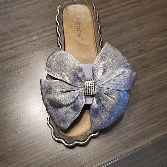 Sandles - Picture 2 of 2